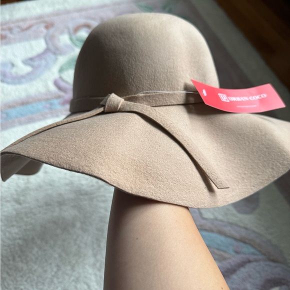 Beautiful hat NWT - Picture 5 of 5